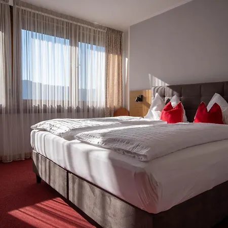 Hotel Tiroler Kreuz *