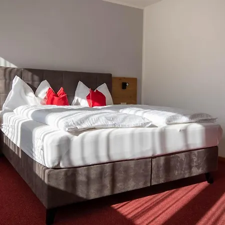Tiroler Kreuz Hotel *
