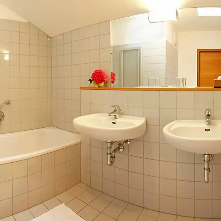 Hotel Tiroler Kreuz *